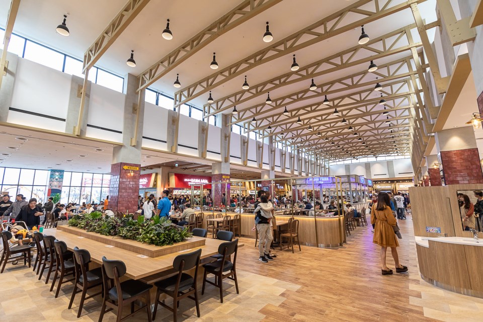 Mitsui Outlet Park- Food court and restaurants