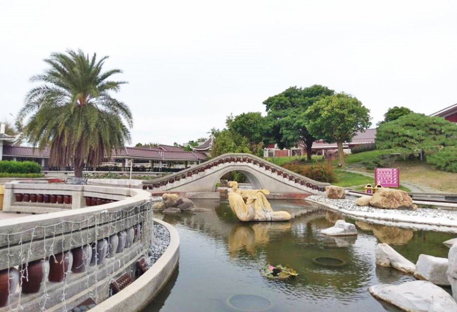 Taichung City Seaport Art Center-Garden (source from Tourism Bureau)