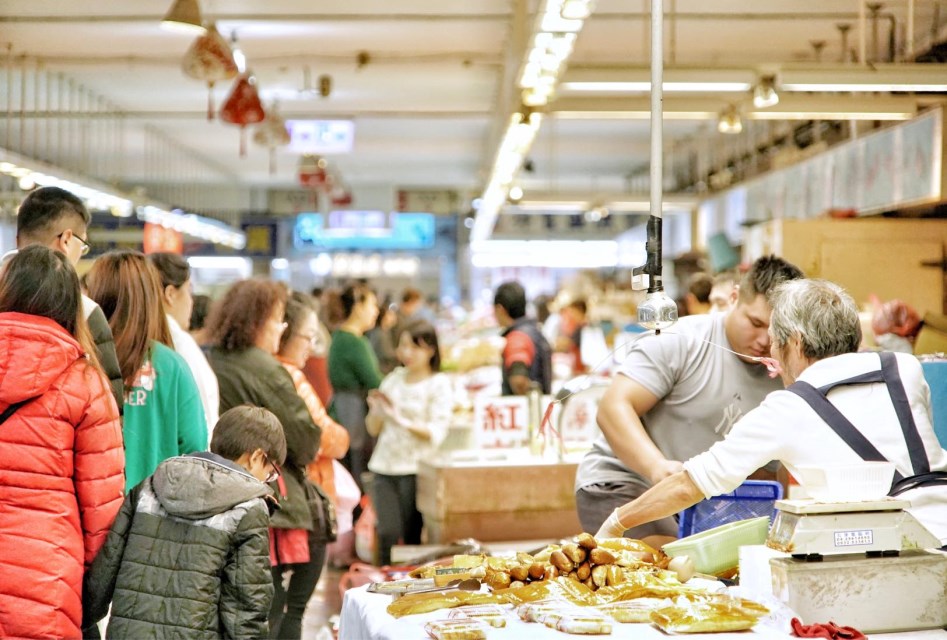 Wuqi Fishing Port- market (source from Chiao-Chun Photography Studio)