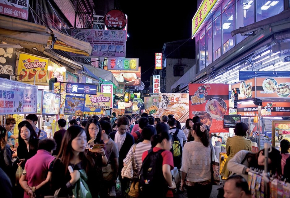 Feng Chia (Fengjia) Night Market-yummy street food (source from Tourism Bureau)