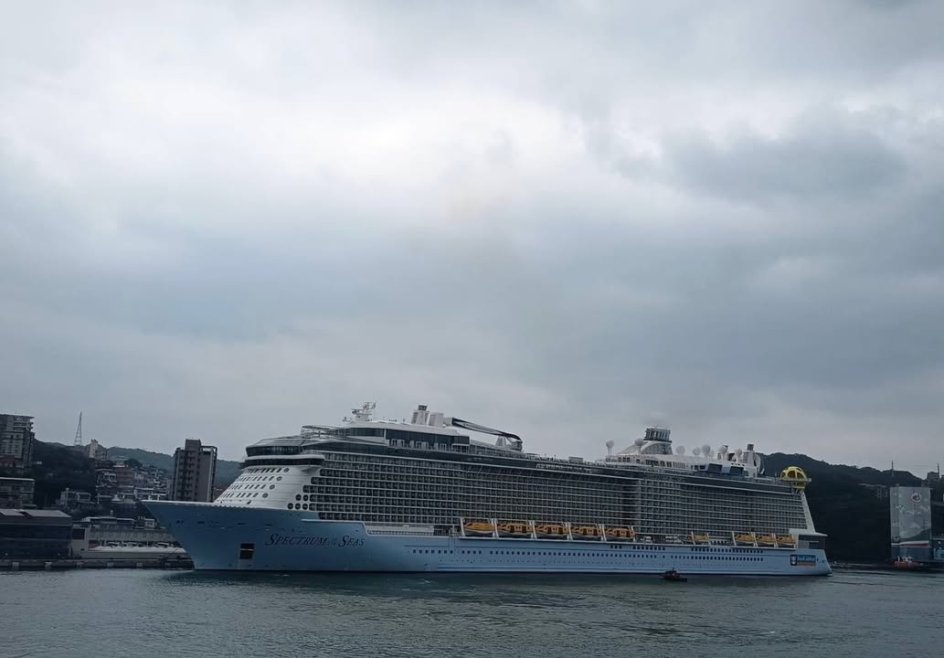 海洋光譜號來囉.ᐟ.ᐟ.ᐟ 